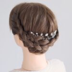 [パーティヘアアレンジ]シンプルなアレンジには大きめのヘアアクセサリーがおすすめ/ party Hairstyle