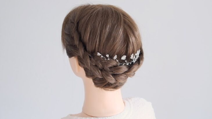 [パーティヘアアレンジ]シンプルなアレンジには大きめのヘアアクセサリーがおすすめ/ party Hairstyle