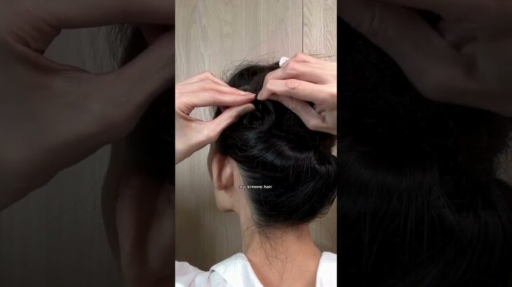 【簡単なのに本格的！】半くるりんぱで着物ヘアアレンジ 自分でできる簡単セルフヘアセット 着物の髪型 時短セルフヘアスタイル ロング セミロング 和髪髪和装のまとめ髪お団子59